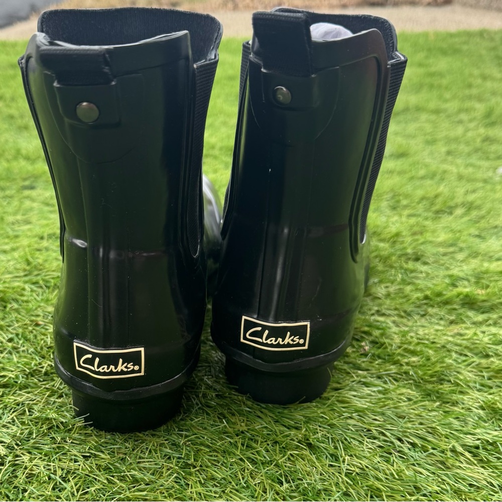 Clark’s Black Ankle Rain Boots - Picture 3 of 15